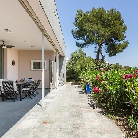 Maryse Holiday home Puigmolto